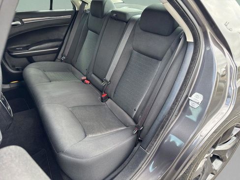 Used 2020 Chrysler 300 Touring w/ Sport Appearance Package image 10