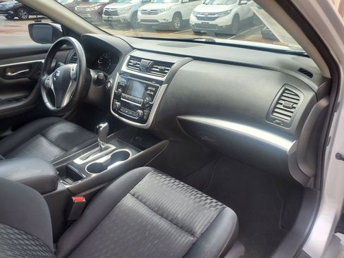 Used 2018 Nissan Altima 2.5 SV FWD image 25