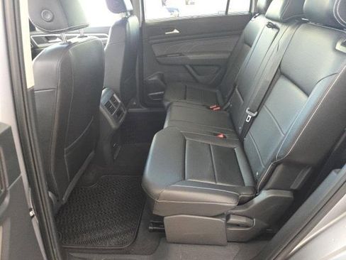 Used 2023 Volkswagen Atlas SE image 18