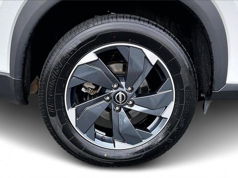 Used 2024 Nissan Rogue SV image 33