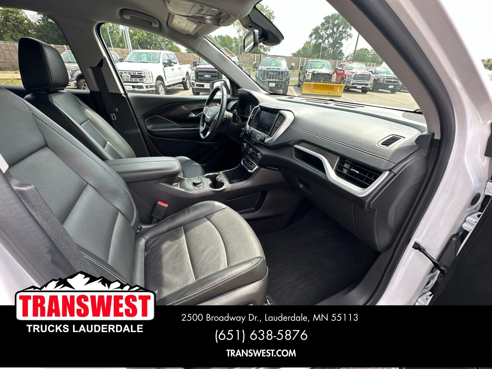 Used 2024 GMC Terrain SLT AWD/4WD image 10