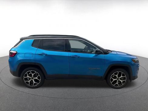 Used 2025 Jeep Compass Limited AWD/4WD image 15