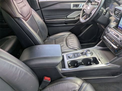 Used 2020 Ford Explorer Platinum w/ Premium Technology Package image 33