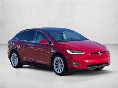 Used 2018 Tesla Model X 100D image 3