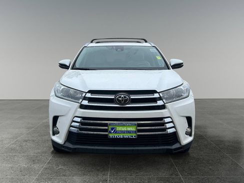 Used 2018 Toyota Highlander AWD V6 image 2