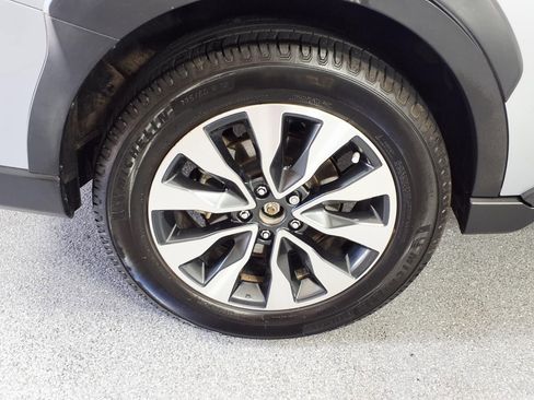 Used 2024 Subaru Outback Limited AWD/4WD image 4