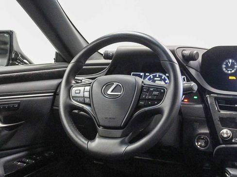 Certified 2025 Lexus ES 350 w/ Premium Package FWD image 17