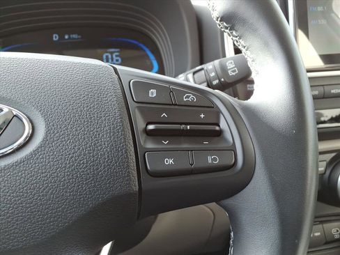 Certified 2024 Hyundai Venue SEL image 26