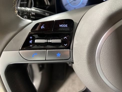 Certified 2025 Hyundai Elantra SEL image 28