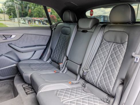 Used 2024 Audi SQ8 Premium Plus AWD/4WD image 21
