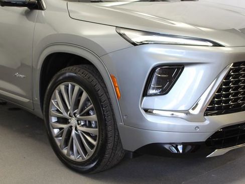 New 2026 Buick Enclave Avenir w/ Super Cruise Package image 3