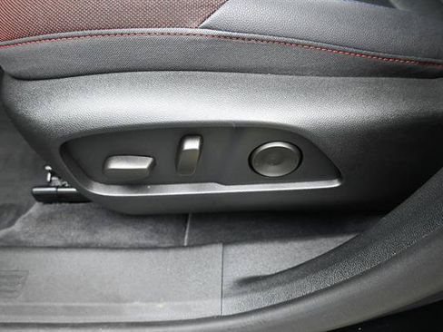 Used 2025 Chevrolet Equinox RS FWD image 7