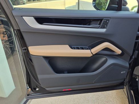 New 2026 Porsche Cayenne AWD/4WD image 13