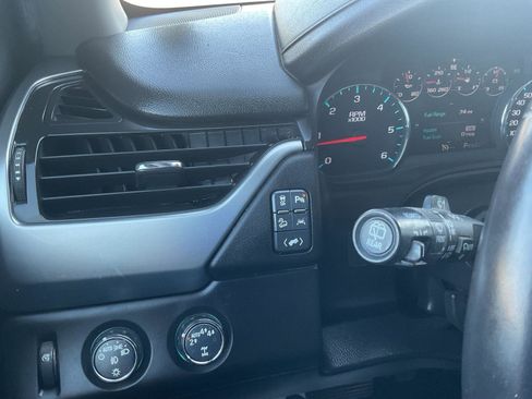 Used 2017 Chevrolet Tahoe LT image 16