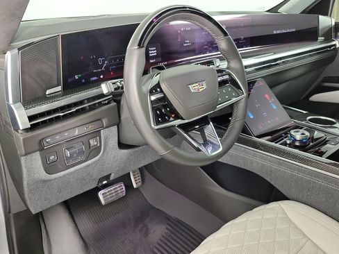 Used 2025 Cadillac Escalade V AWD/4WD image 19