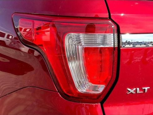 Used 2017 Ford Explorer XLT w/ Equipment Group 202A image 22