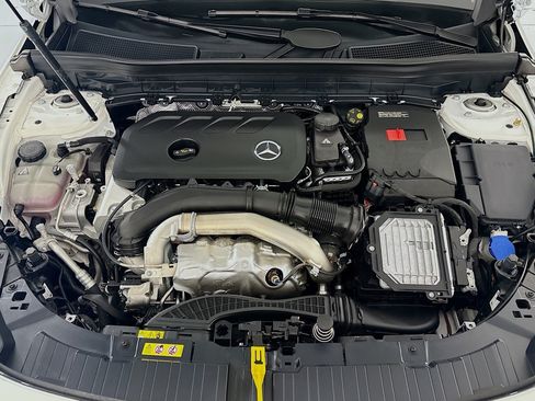 Used 2026 Mercedes-Benz GLB 250 image 11