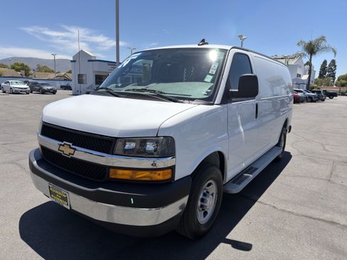 Used 2024 Chevrolet Express 2500 w/ Driver Convenience Package RWD image 4