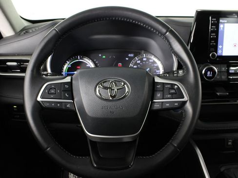 Used 2022 Toyota Highlander XLE image 26