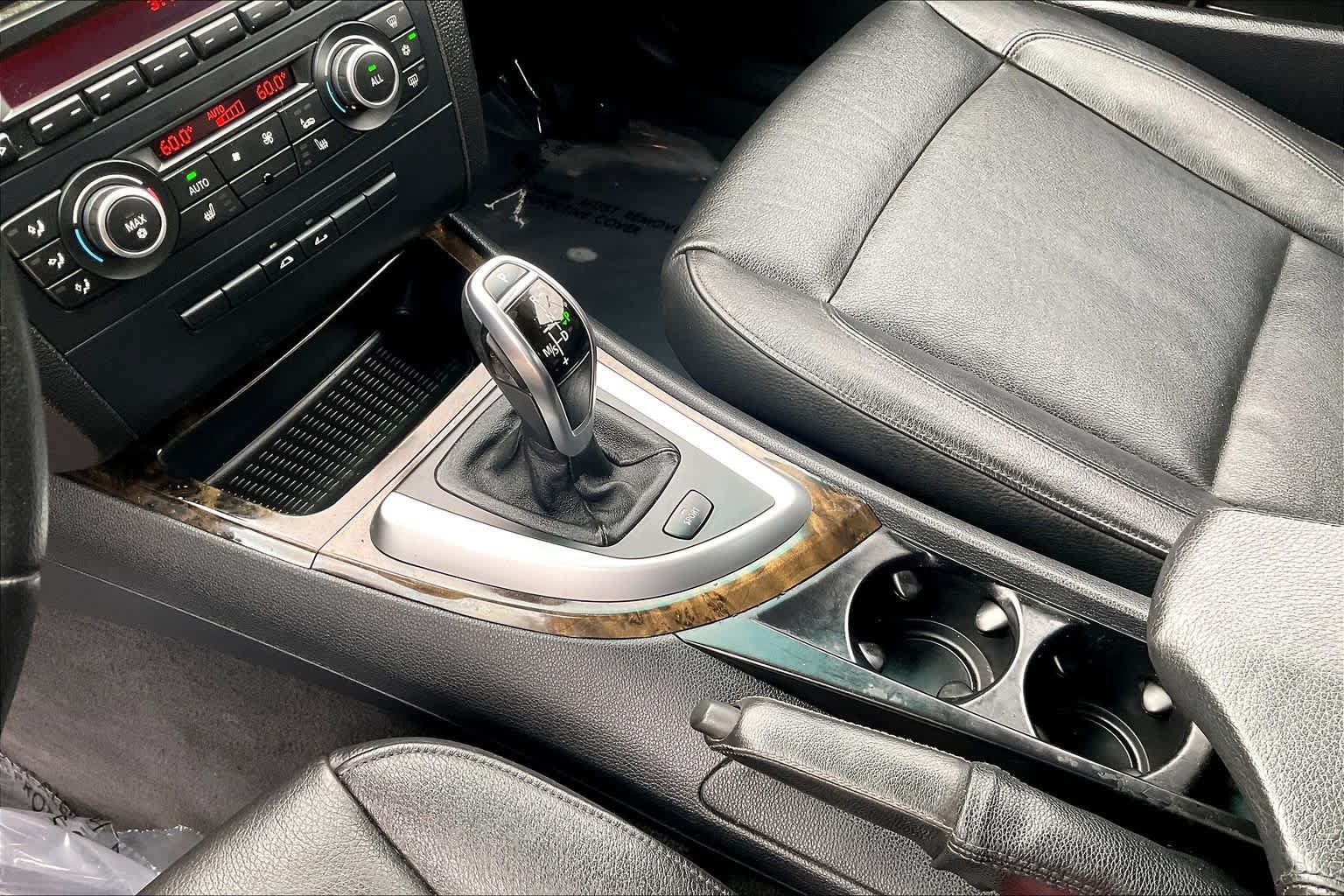 Used 2012 BMW 135i Convertible RWD image 16