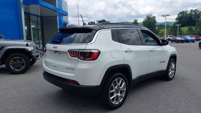 Used 2025 Jeep Compass Limited AWD/4WD image 4