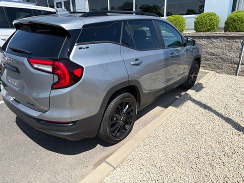 Certified 2023 GMC Terrain SLE w/ Driver Convenience Package AWD/4WD image 3