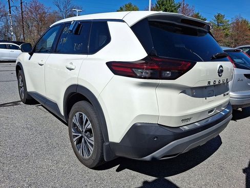 Used 2021 Nissan Rogue SV image 5