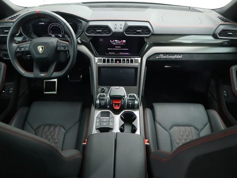 Used 2023 Lamborghini Urus Performante image 13