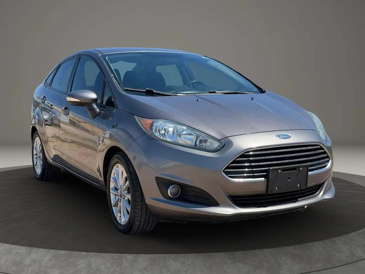 Used 2014 Ford Fiesta SE w/ Equipment Group 201A FWD image 3