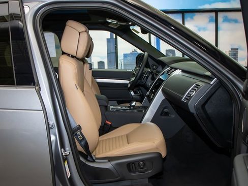 Certified 2025 Land Rover Discovery Dynamic SE image 21