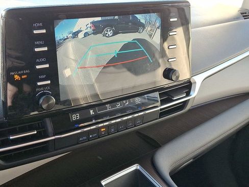 Used 2021 Toyota Sienna LE image 15