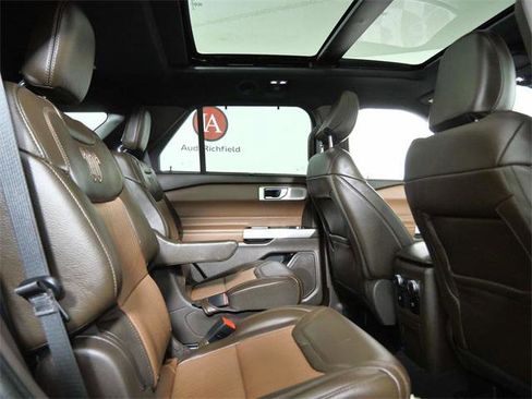 Used 2022 Ford Explorer King Ranch w/ Technology Package image 13