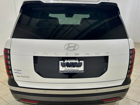 Used 2026 Hyundai Palisade SEL Premium FWD image 4