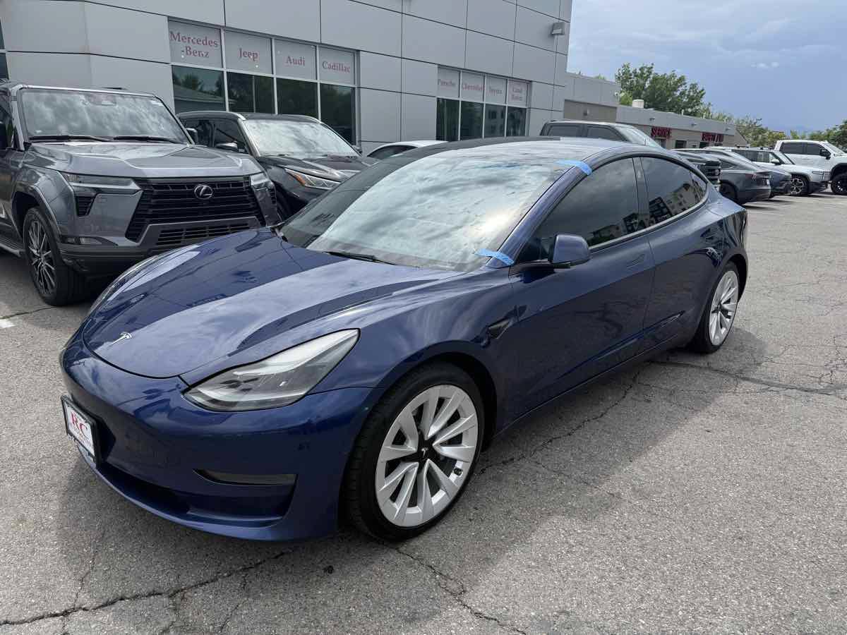Used 2022 Tesla Model 3 Long Range AWD/4WD image 2