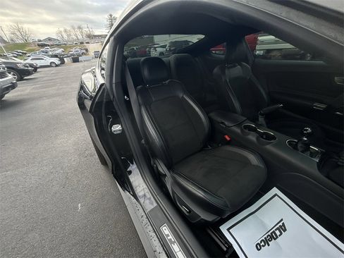 Used 2016 Ford Mustang Shelby GT350 w/ Technology Package image 30