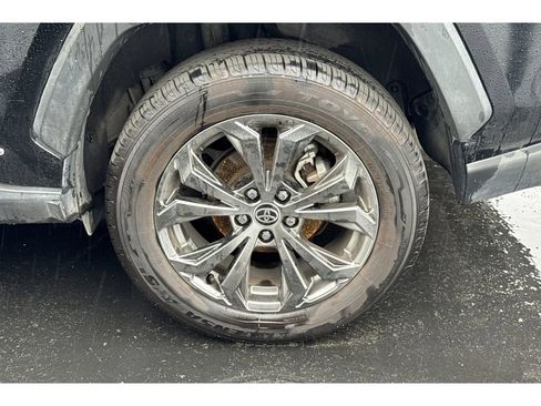Used 2023 Toyota RAV4 Limited image 7