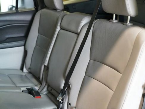 Used 2017 Honda Pilot Touring image 48