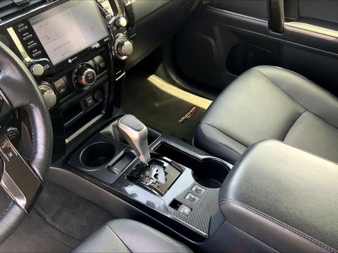 Used 2024 Toyota 4Runner TRD Off-Road Premium AWD/4WD image 16