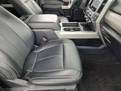 Used 2022 Ford F250 Lariat w/ Black Appearance Package AWD/4WD image 14