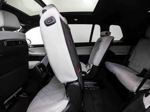 Used 2026 BMW X7 xDrive40i w/ M Sport Package image 25