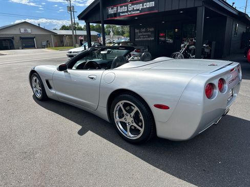 Used 1998 Chevrolet Corvette Convertible w/ Performance Handling Pkg RWD image 13