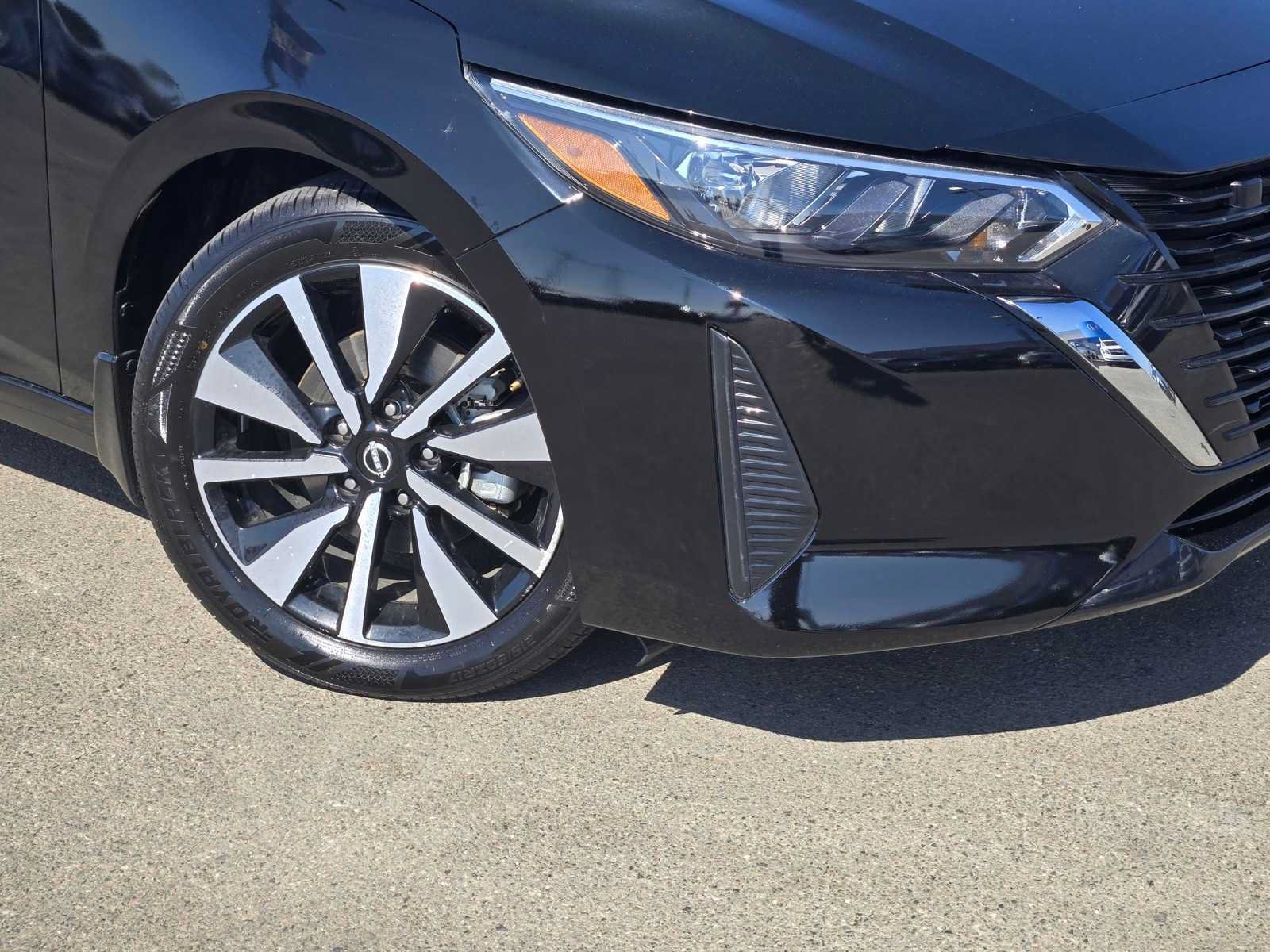 Used 2025 Nissan Sentra SV w/ SV Premium Package FWD image 9