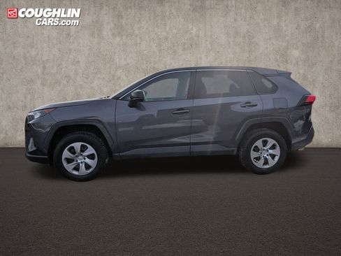 Used 2022 Toyota RAV4 LE image 4