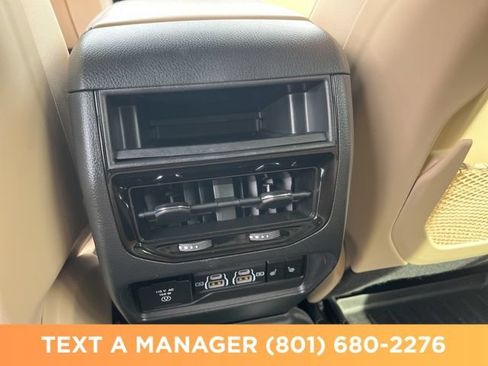 Used 2024 Jeep Grand Cherokee Limited AWD/4WD image 19