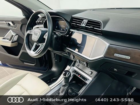 Certified 2025 Audi Q3 2.0T Premium w/ Convenience Package image 10