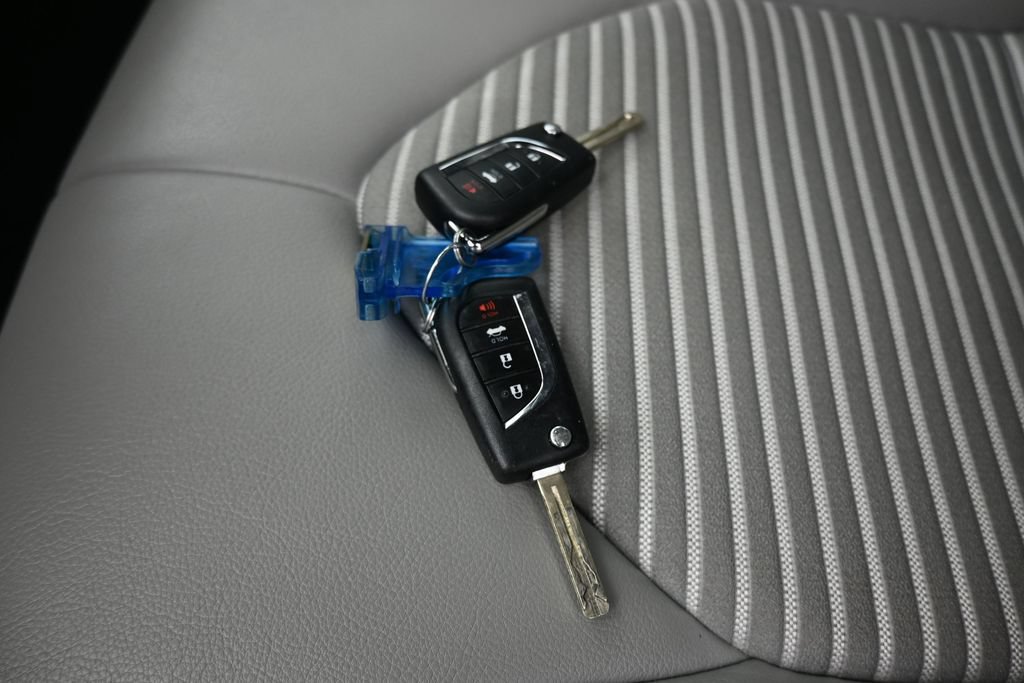 Used 2023 Toyota Camry SE FWD image 48