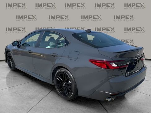 Used 2026 Toyota Camry SE image 3