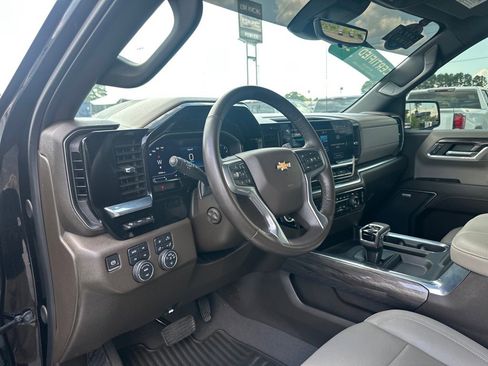 Used 2024 Chevrolet Silverado 1500 LTZ w/ Technology Package image 8