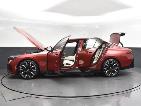 Certified 2025 BMW 530i w/ M Sport Package RWD image 45