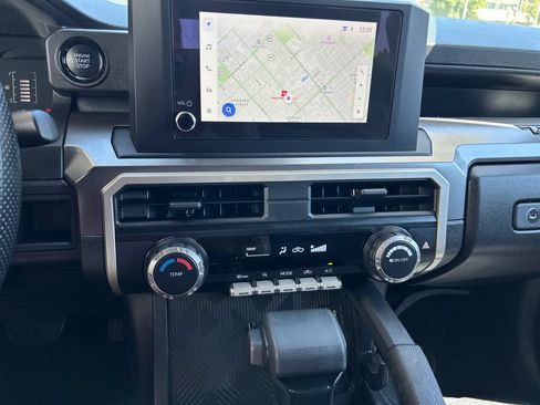 Used 2025 Toyota Tacoma SR5 AWD/4WD image 20